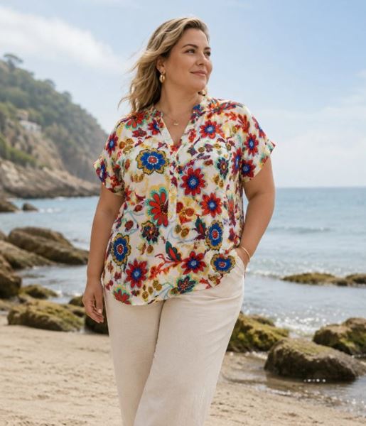 Immagine di FLOWY AND CASUAL SUMMER BLOUSE
